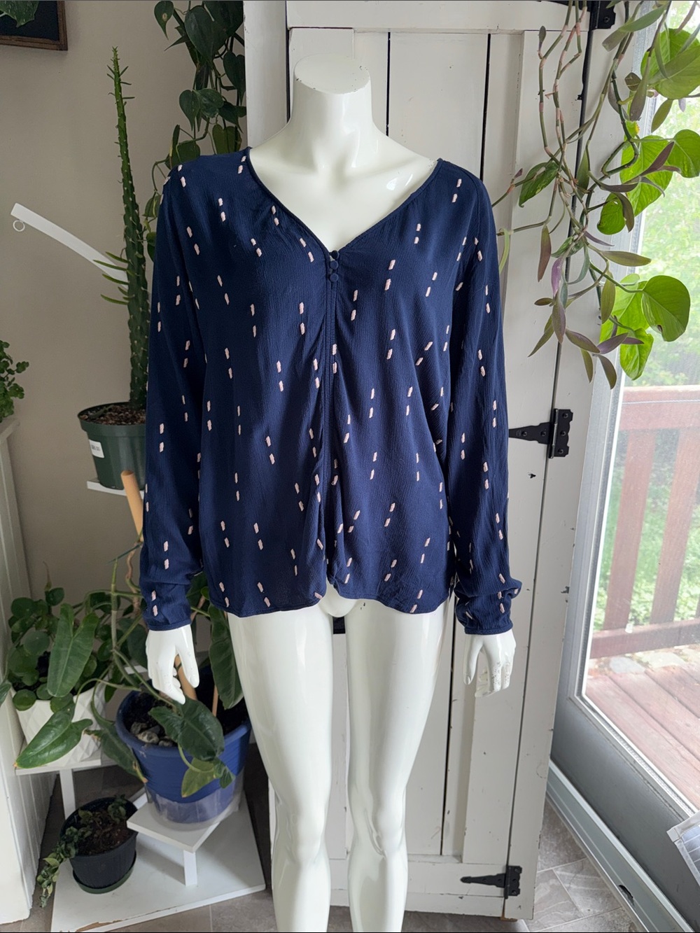 Gentle Fawn M Navy Pink Dash Long-Sleeve V-Neck rayon Blouse